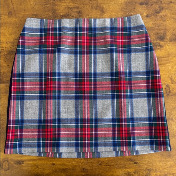 Vineyard Vines Plaid Mini Skirt Gray Red Navy Green Plaid Size 4 Wool Blend - Picture 1 of 8
